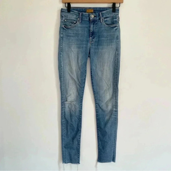 Mother The Looker Ankle Fray Blue Jeans in Birds of Paradise Wash Womens Size 26 - Picture 2 of 12